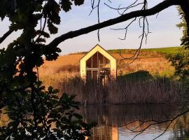 Stawy u Sikory - Domek Czapla - Agroturystyka i łowisko，位于Bledzew的酒店