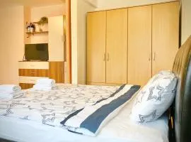 Sunny Central Apartment with TV & Wi-Fi