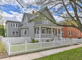 Spacious Oak Park Home, 11 Mi to Downtown Chicago!