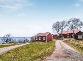 Cozy Home In Ödeshög With Kitchen，位于Ödeshög的酒店