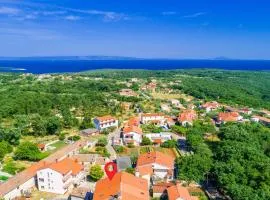 Pet Friendly Home In Peruski With Wifi