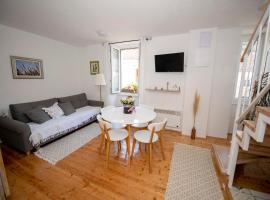 Beachfront Studio AndriNa，位于维斯的酒店