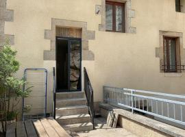 Appartement 4 personnes, 1 chambre, terrasse, Wifi, proche du centre，位于拉布尔布勒的酒店