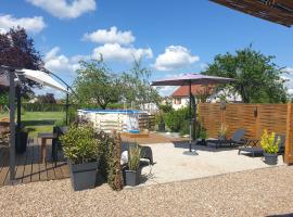 Le Heron Pourpre B&B gastronomique，位于Cronat的酒店
