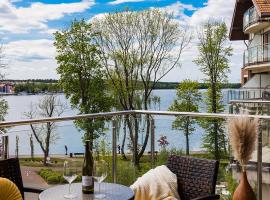 Willa Port Apartament Premium z widokiem na jezioro，位于奥斯特罗达的酒店