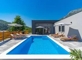 New! Villa Mir with private pool, 3 bedrooms, 7km from sandy beach