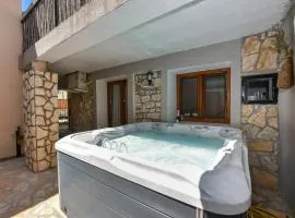 Apartment Loro with Jacuzzi