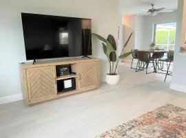 Beautiful Modern Home in Jensen Beach with Heated Pool Near Downtown and Beaches