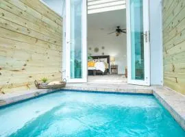 Casa Loba Suite 3 with private pool and tub