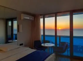 Only Front Sea View, No Side View, Wonderful Panorama, High Floor, Location Guarantee