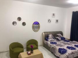 Apartment in Ajman,furnished studio，位于阿吉曼Ajman University of Science And Technology附近的酒店