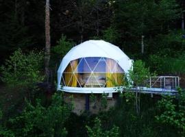 Ajara Glamping Kokotauri，位于Keda的豪华帐篷