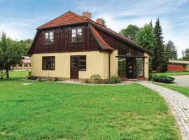 Lovely Home In Kuhlen Wendorf With Kitchen，位于Wendorf的乡村别墅