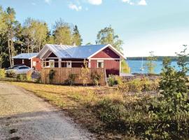 Awesome Home In Grisslehamn With Kitchen，位于格里斯勒港的酒店
