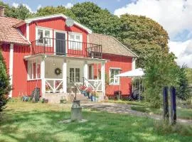 Three-Bedroom Holiday Home In Halltorp