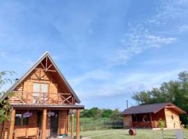 Log Cabin in Strezovce，位于库马诺沃的酒店