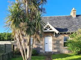 Spacious rural cottage outside Campbeltown，位于坎贝尔城的酒店