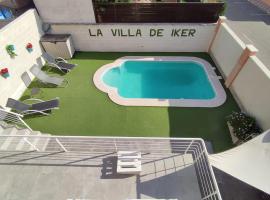"La Villa de Iker" con Piscina, Barbacoa, Aire Acondionado a 5 mint de "Puy du Fou"，位于Argés的酒店