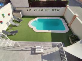 "La Villa de Iker" con Piscina, Barbacoa y a 10 mint de Puy du Fou，位于Argés的酒店