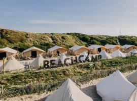 Beachcamp Bloemendaal Surf Resort，位于奥弗芬的度假村