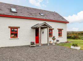 Cob Cottage，位于Tomhaggard的酒店