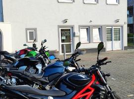 格吕克斯塔特旅馆，位于格吕克斯塔特的酒店