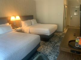 Hampton Inn & Suites，位于亨廷顿的酒店