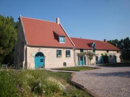 Gîte familial spacieux avec jardin privatif, proche mer, équipements bébé, ping-pong, cheminée - FR-1-510-171，位于Quaëdypre的酒店