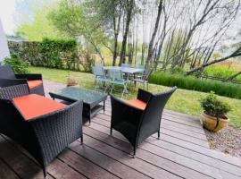 72m With Terrace And Garden Center Of Baden，位于巴登的公寓