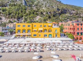 Hotel Albatros Varigotti，位于瓦里格提的酒店