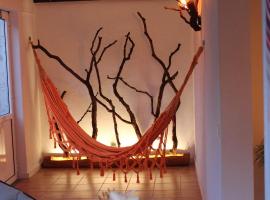 5th Element Beach House Caparica，位于卡帕里卡海岸的酒店