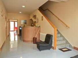 奥波谷佩雷罗旅舍，位于梅利德的酒店