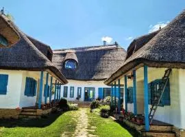 5 Chirpici - Small Traditional Resort