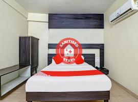 OYO 82461 Hotel Darshan Banquet And Rooms，位于苏拉特的酒店
