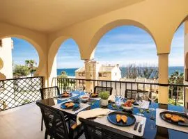 Contemporary loft style apartment with amazing sea views and with direct access to the beach from the community