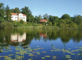 Villa am Trumpf - Design-Appartements im Naturgarten am See，位于Melzow的公寓