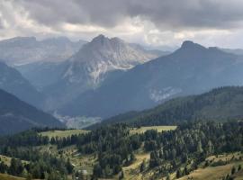 Hotel Torre delle Giavine Dimora storica，位于Boccioleto的酒店