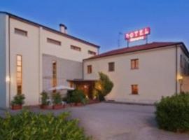 Airone Hotel，位于马拉尔贝戈的酒店