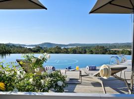 尤帕尔索璐酒店，位于韦基奥圣露西港口的酒店