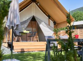 Comfort Safarizelt direkt am Ossiachersee，位于奥西亚歇尔湖畔施泰因多夫的酒店