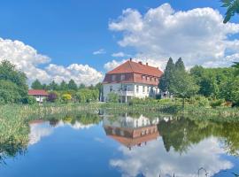 Jagdschloss Lalendorf，位于Lalendorf的酒店