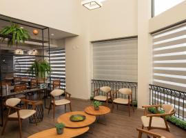 EKO HOTEL，位于普鲁登特总统城的酒店