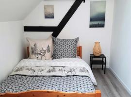 Gîte L'Equilibre - Lac/montagnes- Familles-groupes，位于克吕特的酒店