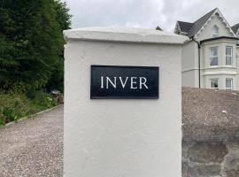 Inver，位于科芙Whitegate Oil Refinery附近的酒店