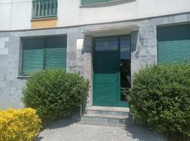 Apartamento Jardin del Sueve，位于科伦加的酒店