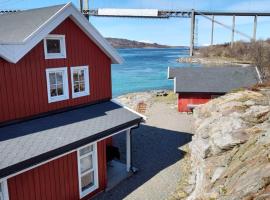 Tjeldsundbrua Overnatting - Sjøhus1，位于伊温斯科尔的酒店