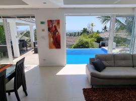 Villa Paradise, Pool and Sea View，位于查汶的酒店