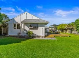 Babbacombe Bach - Otaki Beach Holiday Home