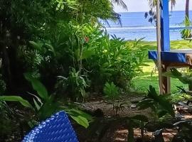 Are Tamareni 2BR Beach Cottage or River Studio，位于阿瓦鲁阿MV Mataora潜水中心附近的酒店