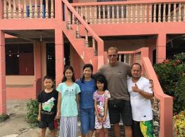 Damien Arico Surf Camp，位于Lagudri的酒店